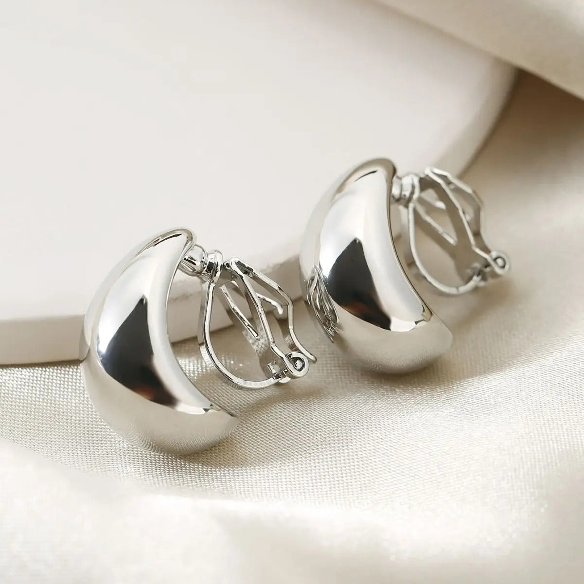 Boucle d'Oreille Clip Femme en Forme de Gouttelette
