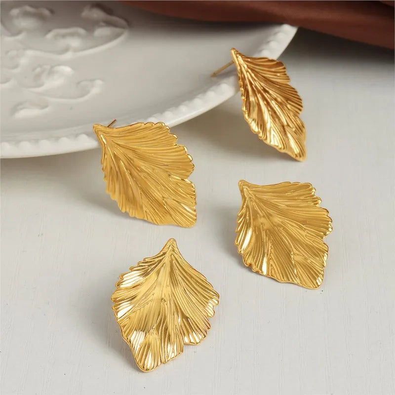 Boucle d'Oreille Feuille Raffinée et Élégante