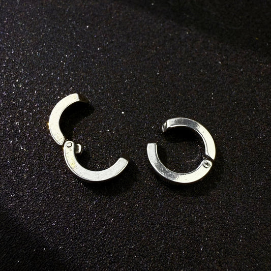 Fausse Boucle d'Oreille Homme Croix Gothique - Acier inoxydable
