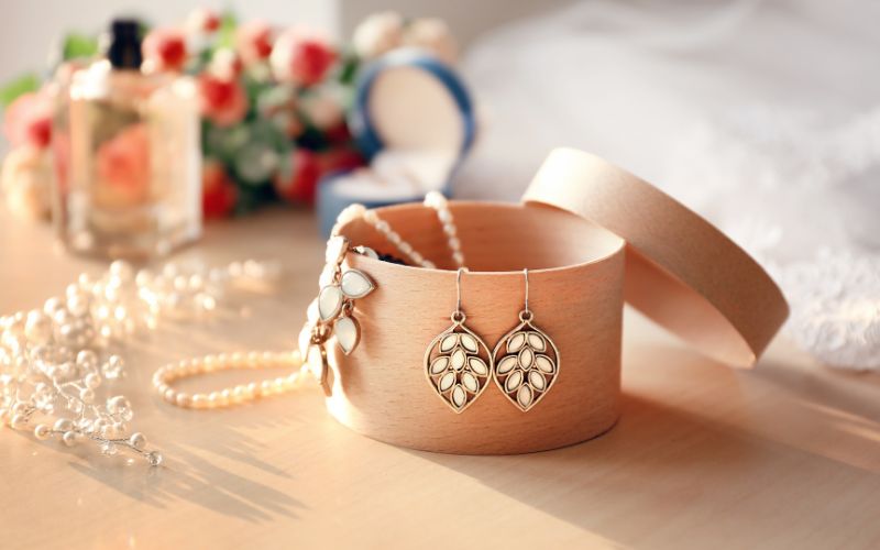 Comment ranger ses boucles d’oreilles efficacement : Astuces de Rangement et Organisation Image