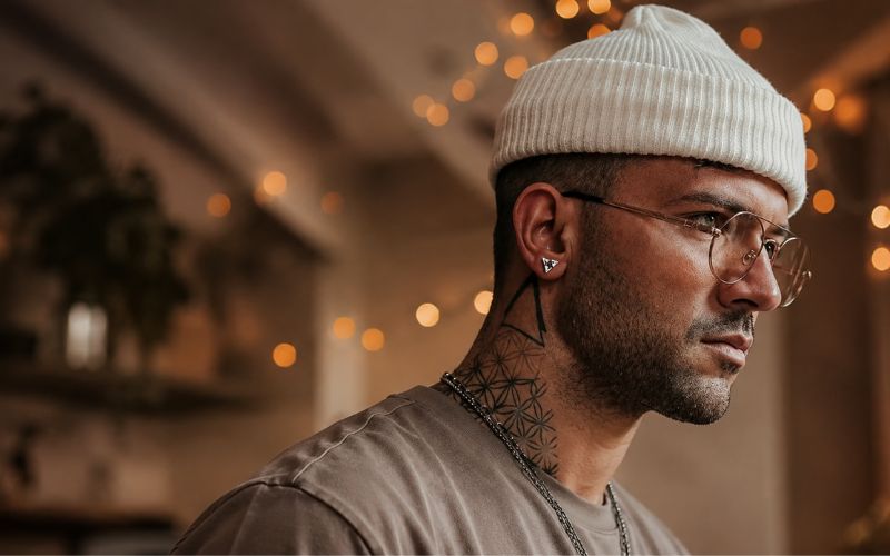 Fausse Boucle d'Oreille Homme : Aimant, Clip ou Anneau, Comment Choisir Sans se Percer