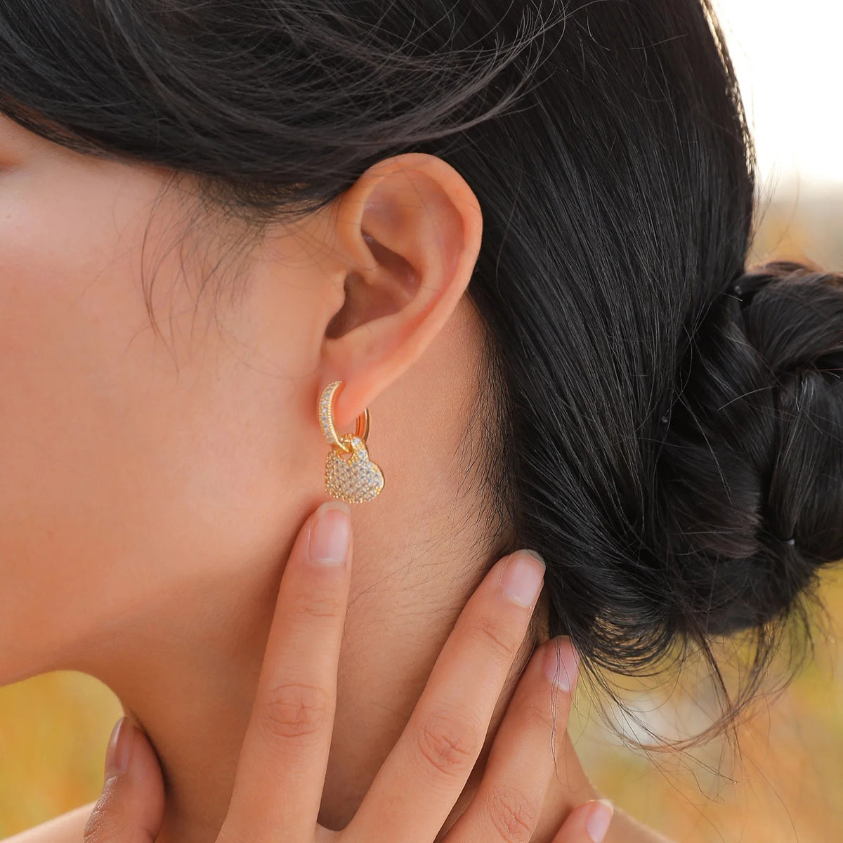 Boucle D'Oreille Cœur Pavée De Zircons