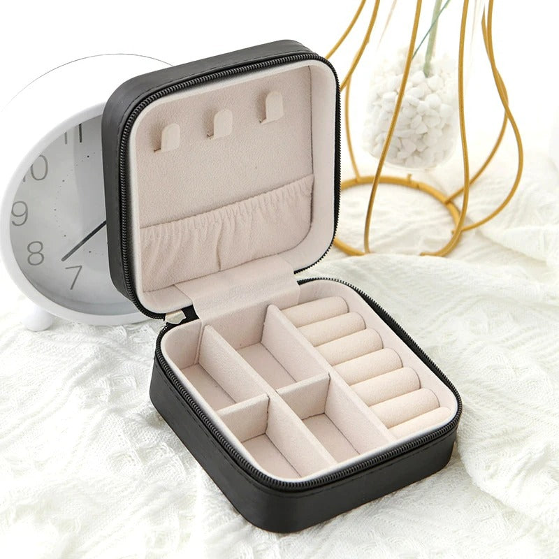 Boite A Boucle D'Oreille Carrée Compacte