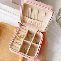 Boite A Boucle D'Oreille Carrée Compacte