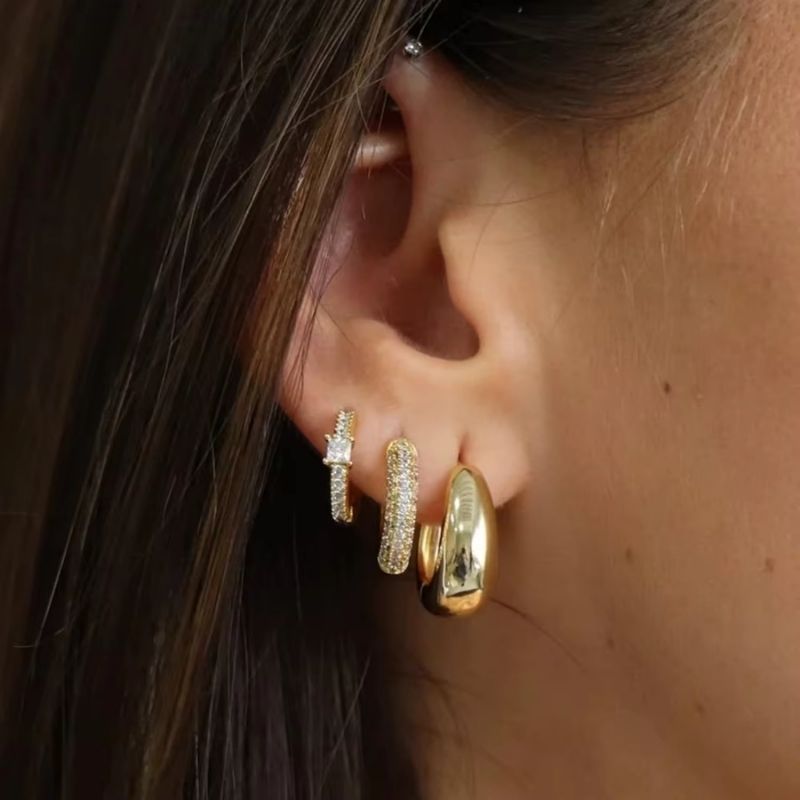 Boucle D'Oreille 3 Trous Brillance Et Chic Image