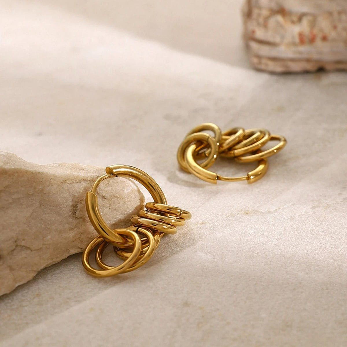 Boucle D'oreille Anneau Femme Multi-Cercles Dorés Image