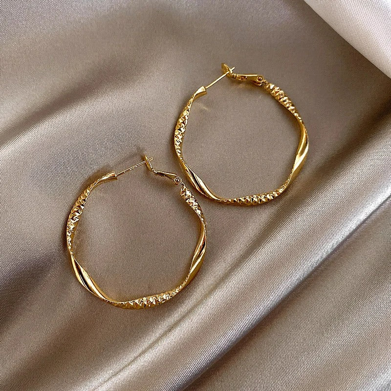 Boucle D'oreille Anneau Femme Texturé Et Torsadé