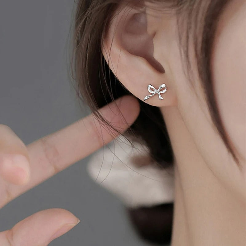 Boucle d’Oreille Baptême Fille Petit Nœud Image