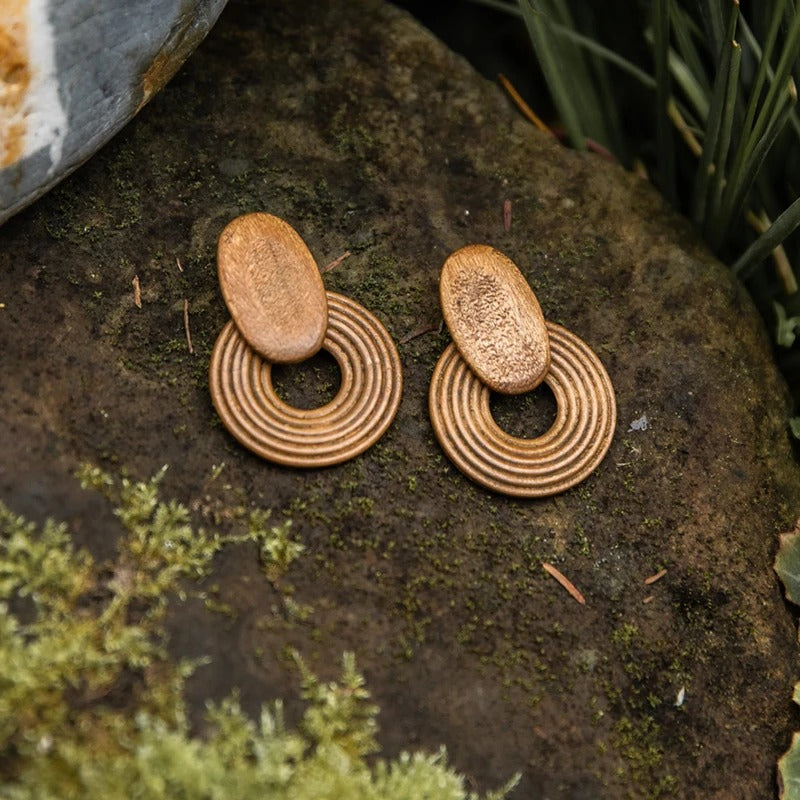 Boucle D'Oreille En Bois Sculpté