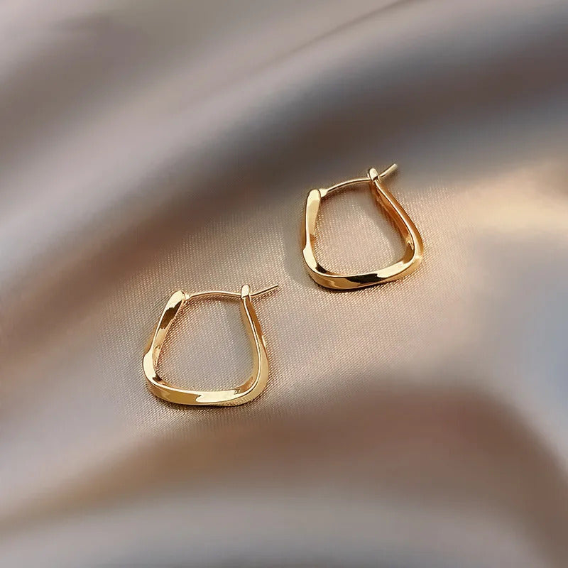 Boucle D'oreille Carré Design Torsadé