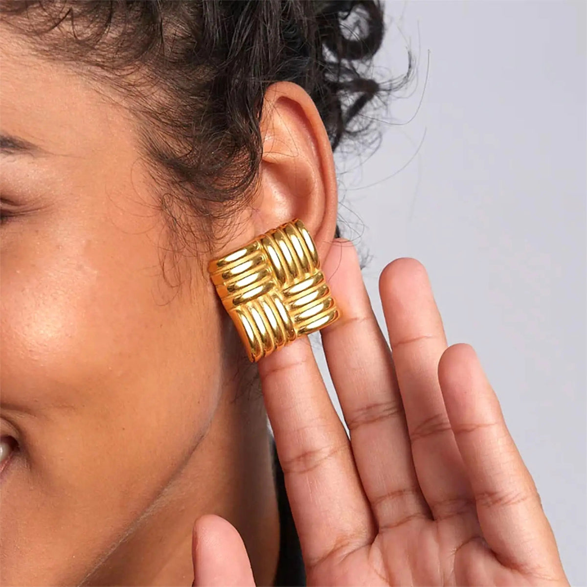 Boucle D'oreille Carré Design et Tendance Image