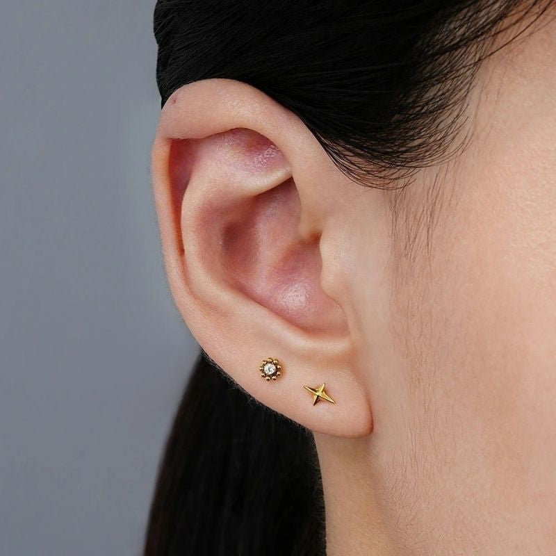 Boucle D’oreille Cartilage Fleur Zircon