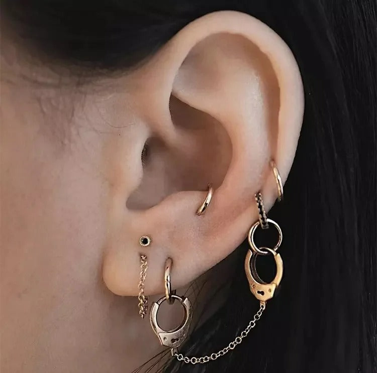 Boucle D'Oreille Chaine 2 Trous Dorée Menottes