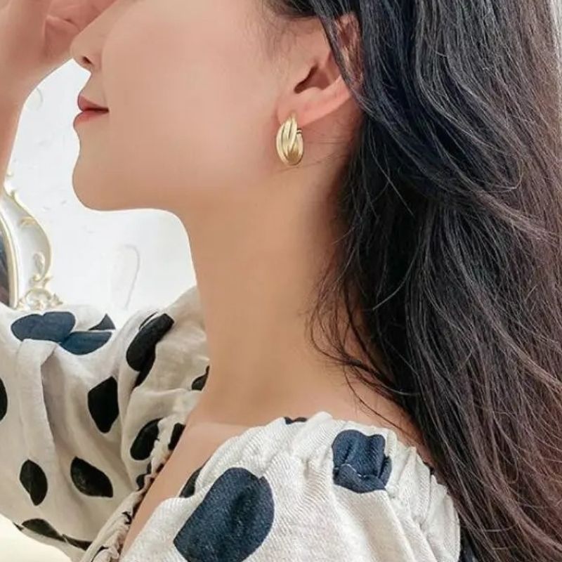 Boucle D'oreille Clip Femme Croisée Chic Image