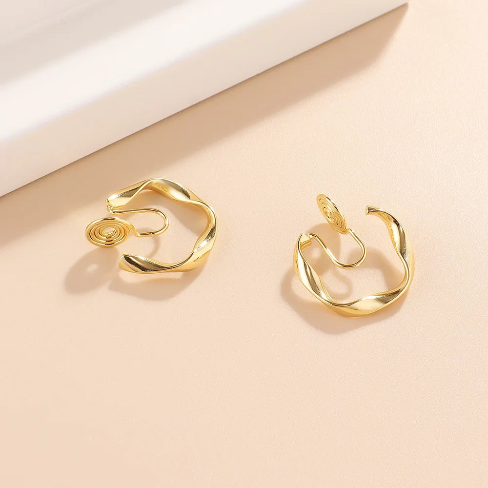 Boucle D'oreille Clip Femme Dorée Sculptée Moderne