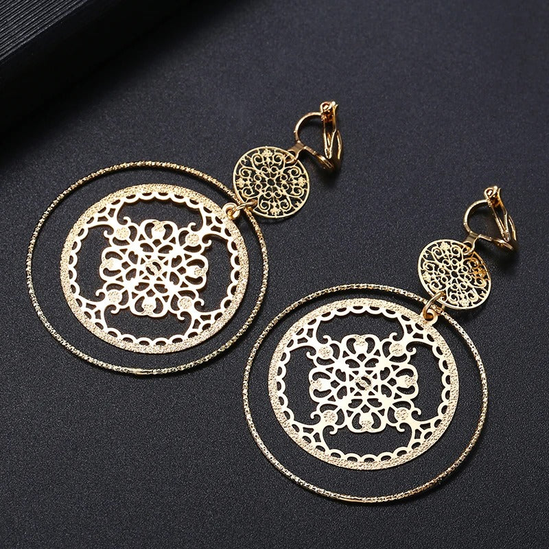 Boucle D'oreille Clip Femme Ajourée Élégance Orientale Image