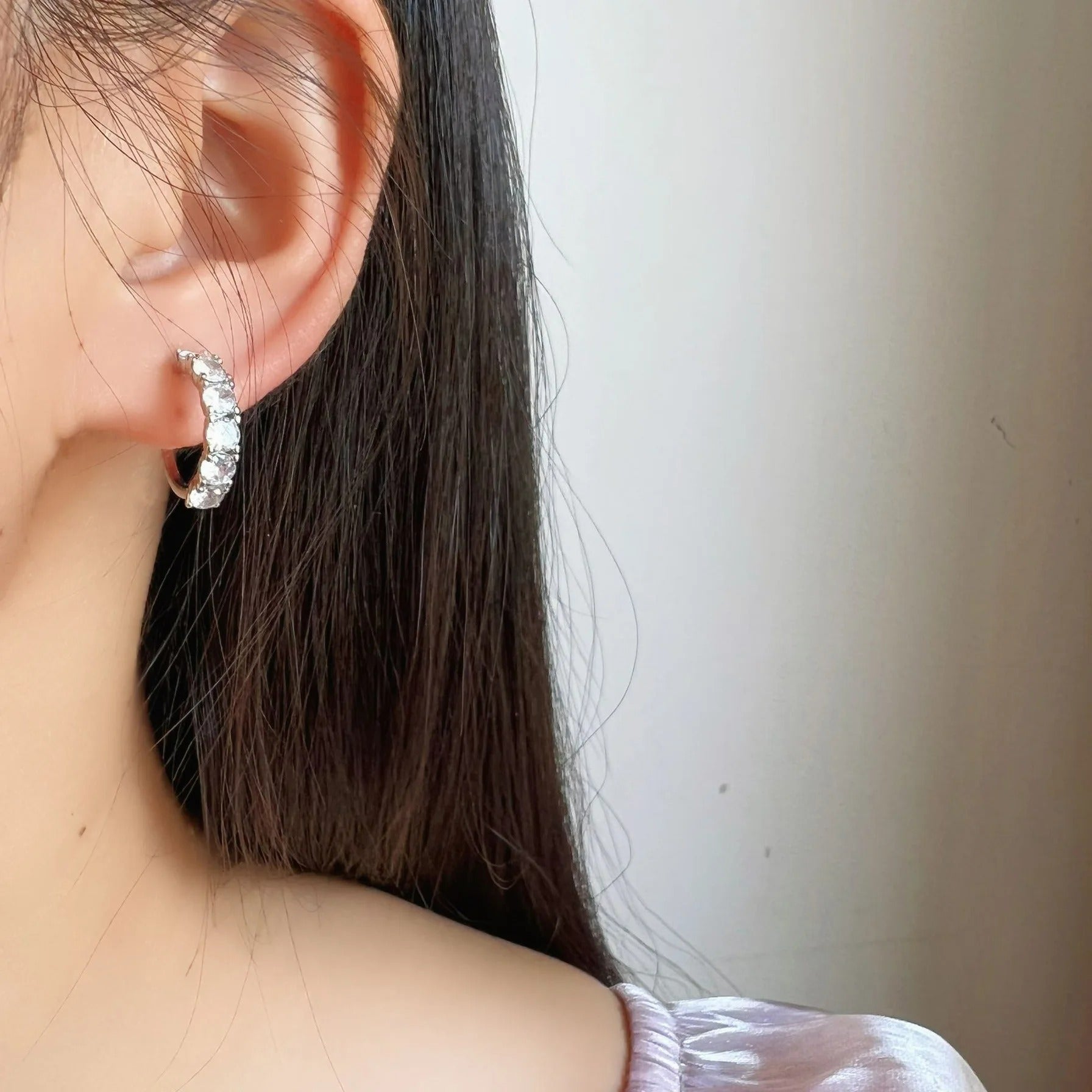 Boucle D'Oreille Clip Femme Zircon Étincelants Image