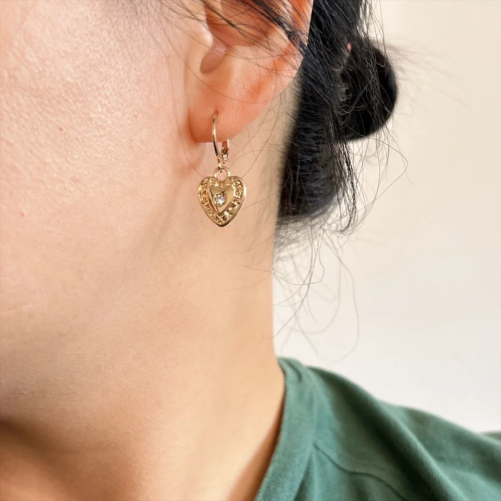 Boucle D'oreille Cœur Doré Vintage Strass Délicat Image