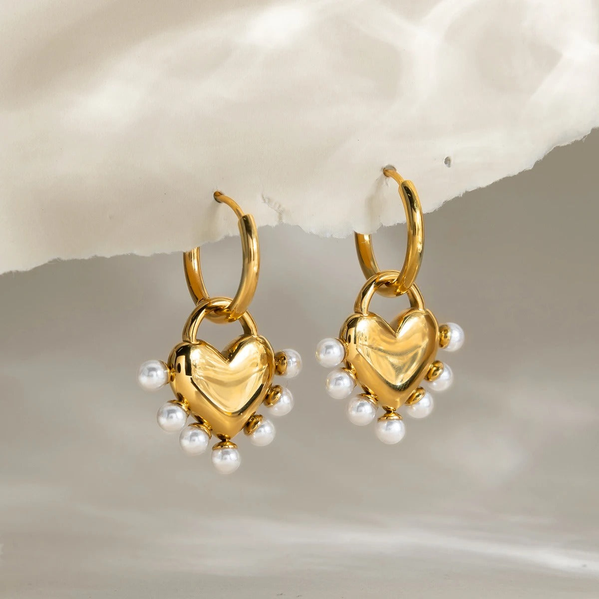 Boucle D'oreille Cœur Dorée Perles Élégantes - Acier Inoxydable Image