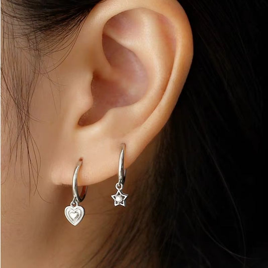 Boucle D'Oreille Cœur Minimaliste Élégante En Argent