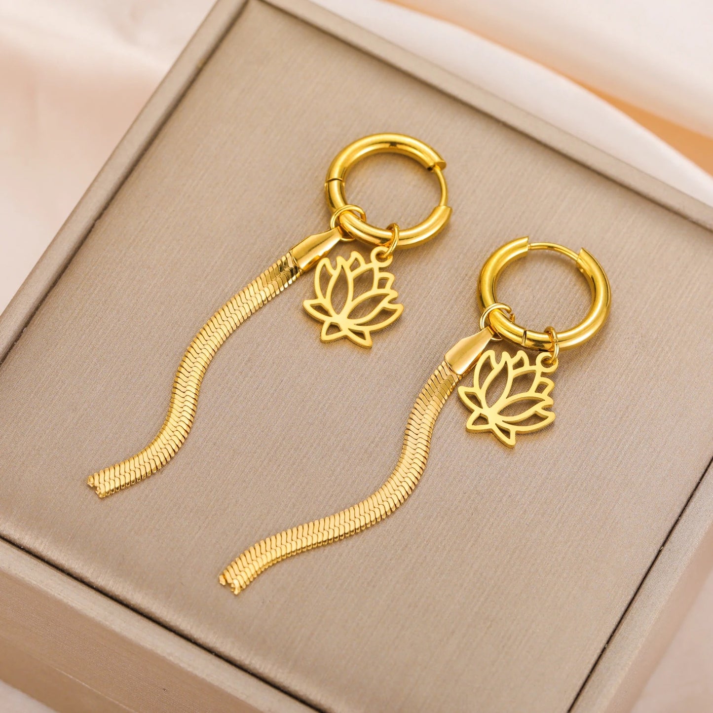 Boucle D'Oreille Créole Originale Lotus & Chaîne Fluide Acier Inoxydable