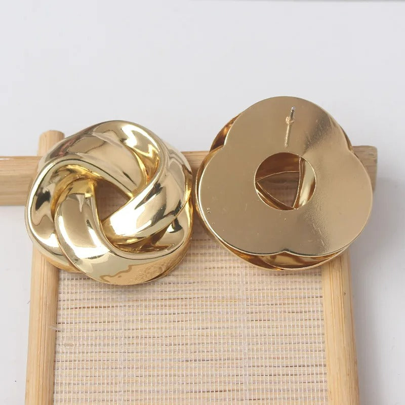 Boucle d’Oreille dorée Nœud Twist
