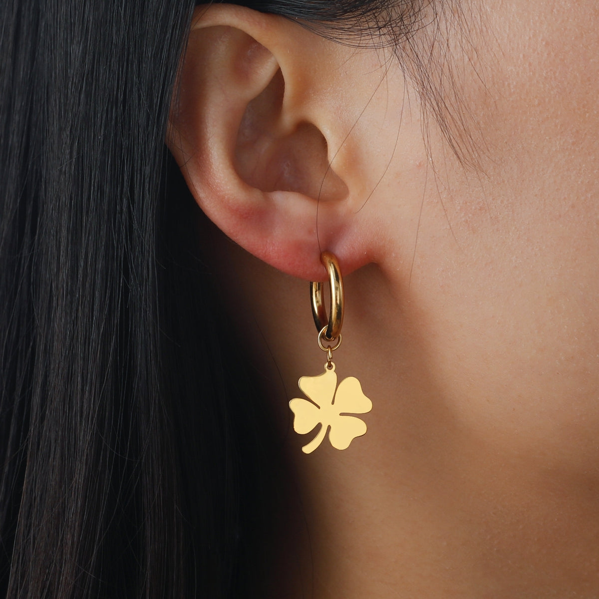 Boucle d'Oreille Fantaisie Femme en Forme de Trefle