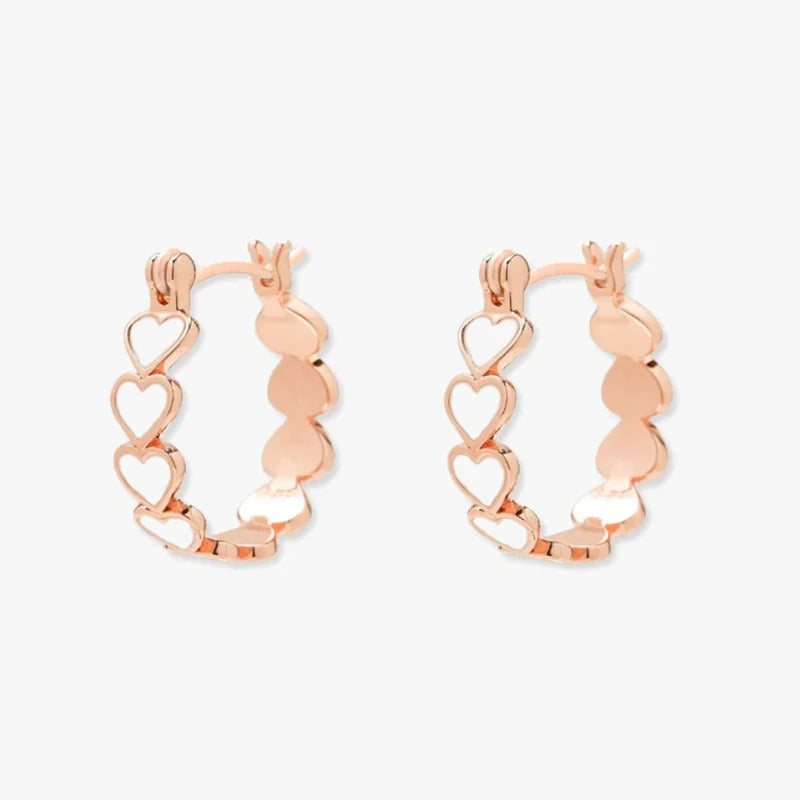 Boucle d'Oreille Fantaisie Ronde avec Design de Cœur Image