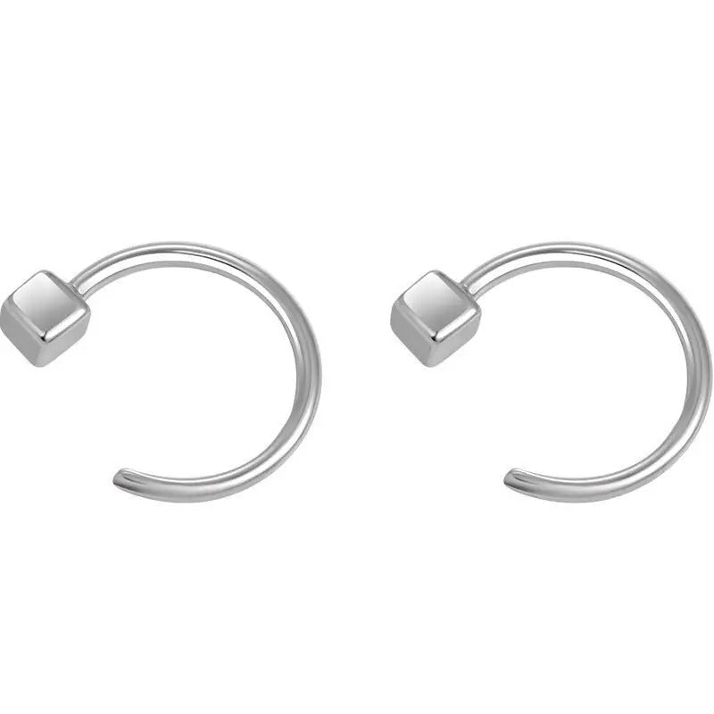 Boucle D'oreille Homme Carré Simple et Vintage Image