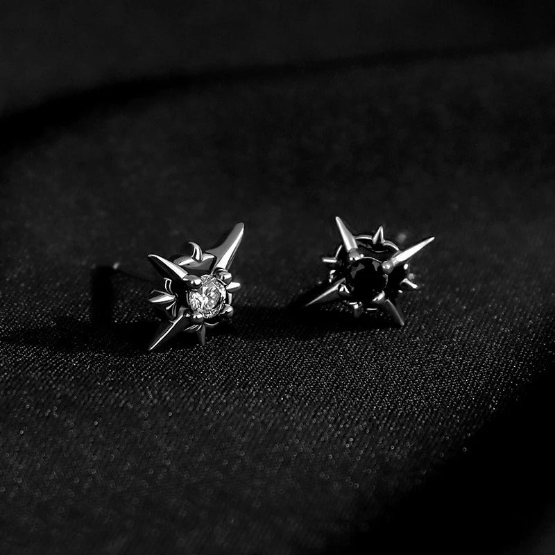 Boucle D'oreille Homme Original en Forme de Croix Image