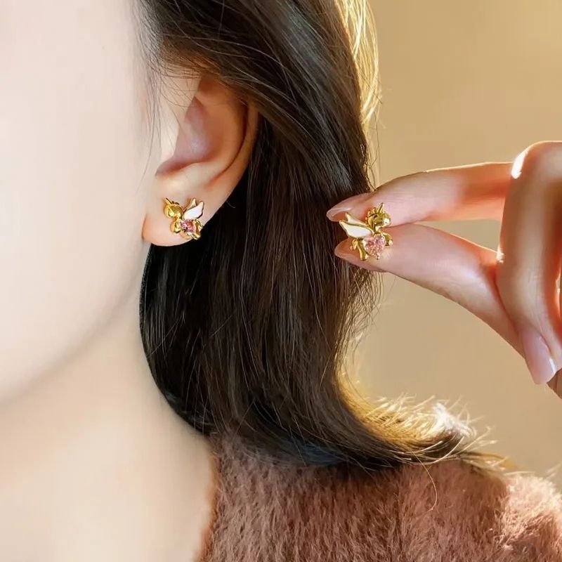 Boucle d'Oreille Licorne Dorée Aux Ailes Roses