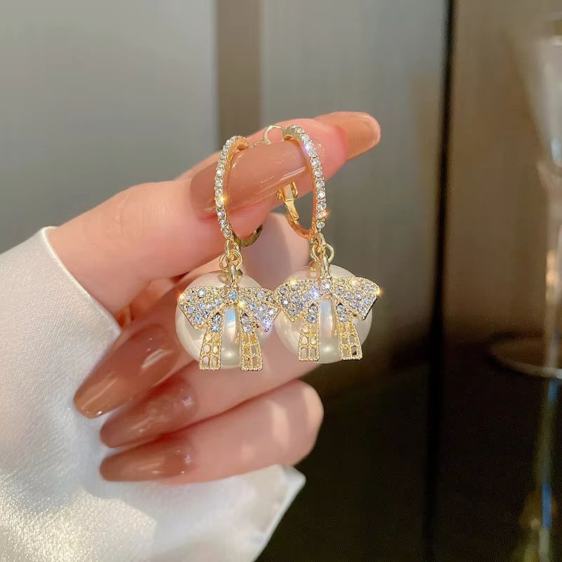 Boucle D'oreille Originale Femme Boule de Noël et Nœud