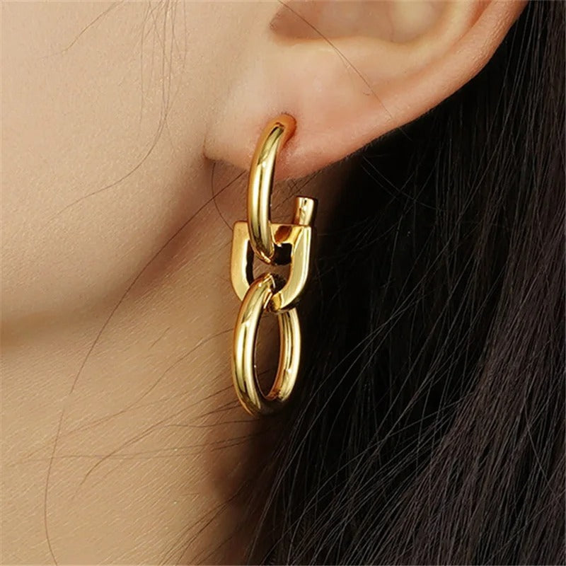 Boucle d'Oreille Pendante Dorée Minimaliste