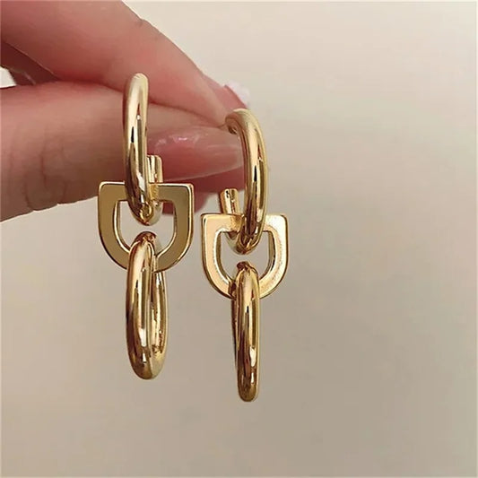 Boucle d'Oreille Pendante Dorée Minimaliste