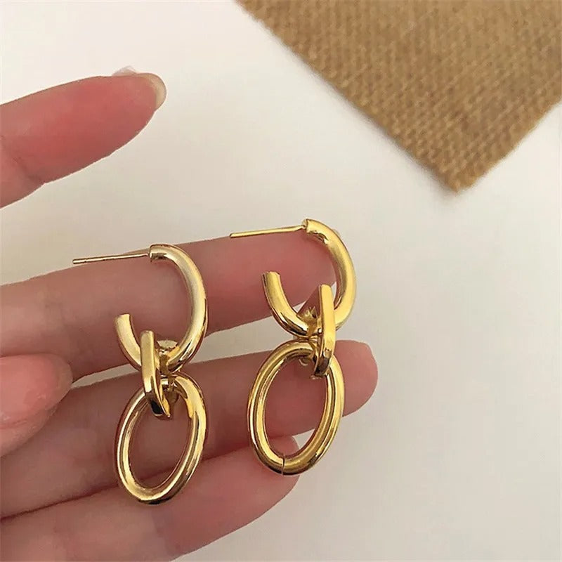 Boucle d'Oreille Pendante Dorée Minimaliste