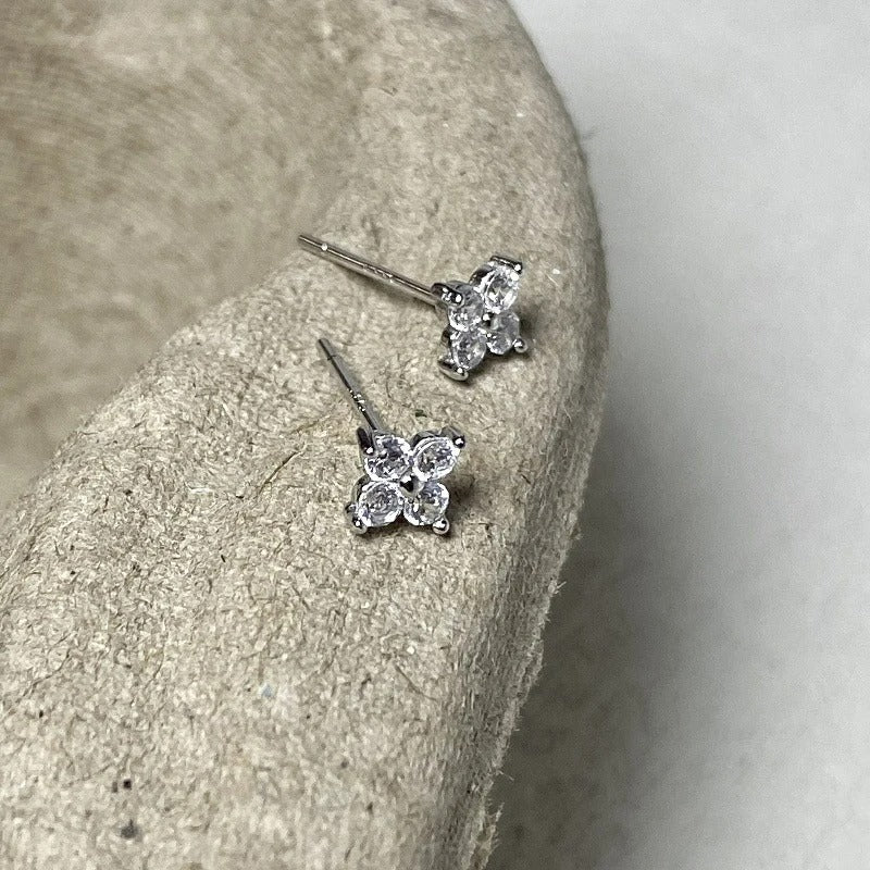Boucle D'oreille Puce Fleur Zircon Et Argent