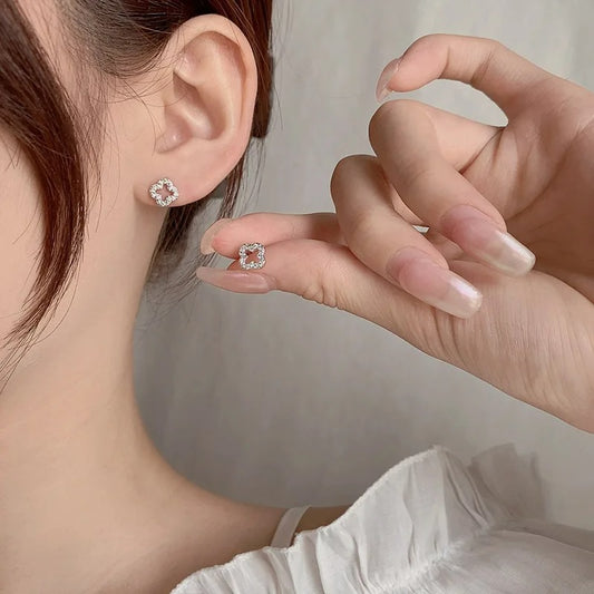 Boucle D'oreille Puce Trèfle Brillant – Argent Et Zircon