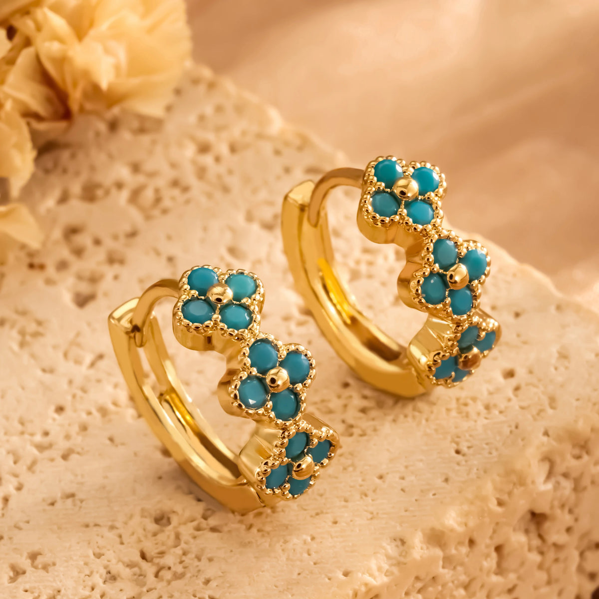 Boucle D'oreille Turquoise Mini Créole Trois Fleurs