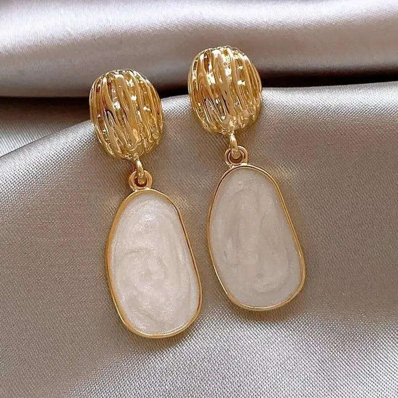Boucle d'Oreille Blanche Vintage en Acier Inoxydable