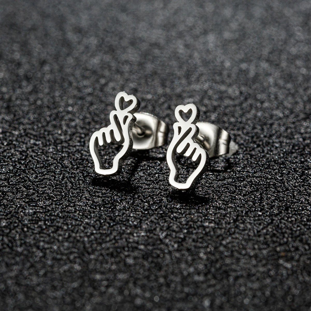 Boucle d'Oreille Femme Puce en Forme de Cœur Image