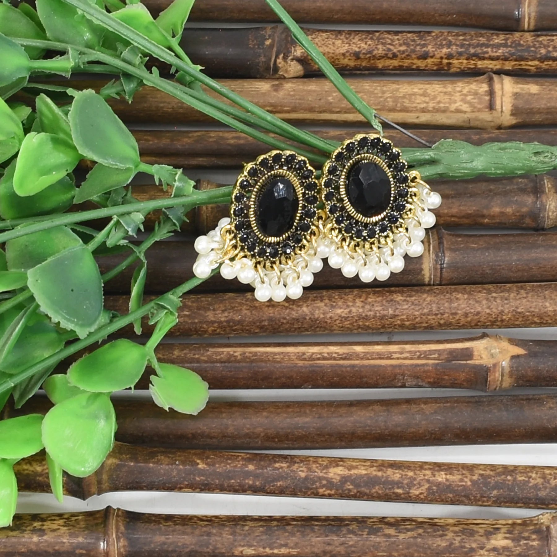 Boucle d'Oreille Gitane Ronde avec Perles Blanches Image