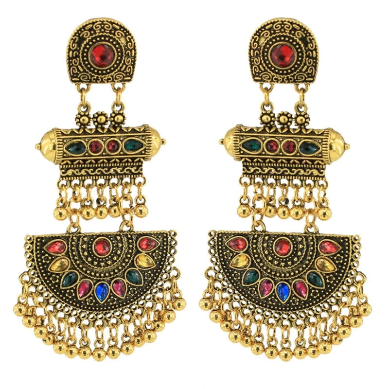 Boucle d'Oreille Gitane Vintage et Originale sur fond blanc