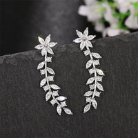 Boucle d'Oreille Grimpante à Tige de Fleur