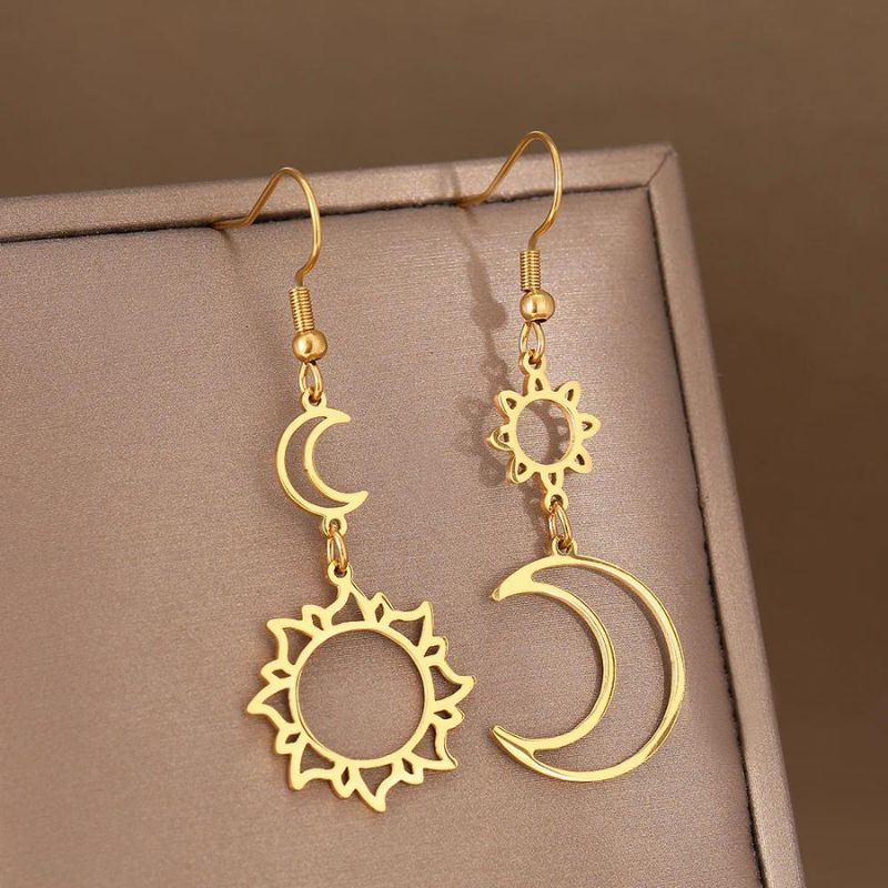 Boucle D'oreille Lune et Soleil Doré Pendante