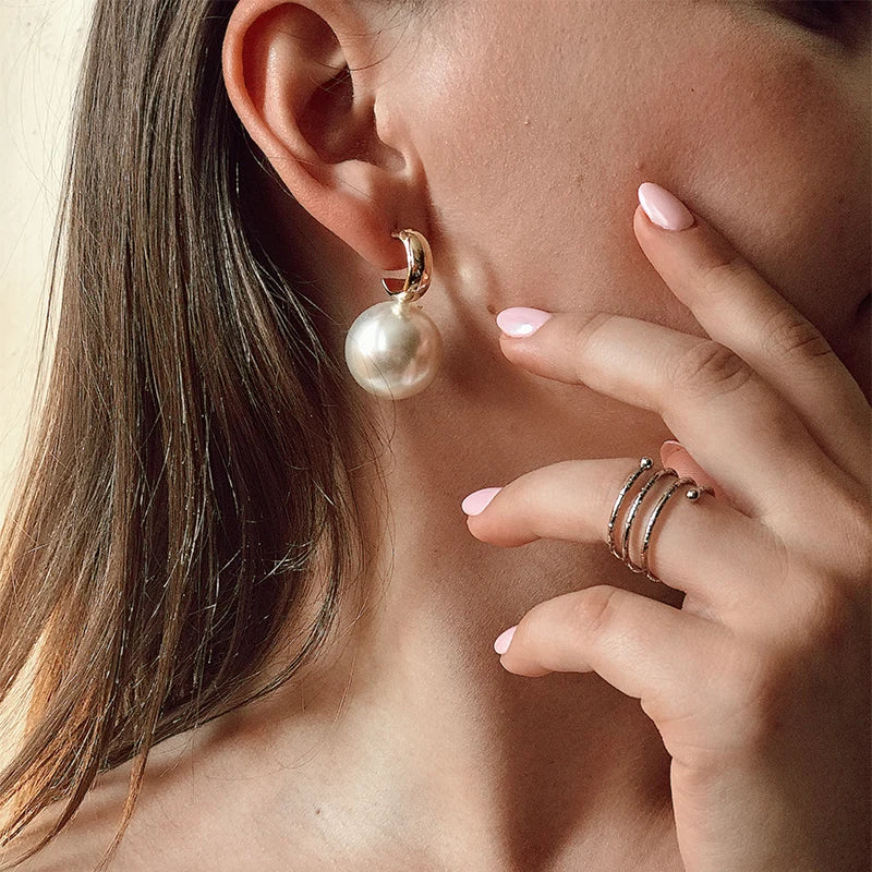 Boucle D'oreille Perle Blanche Ronde et Élégante