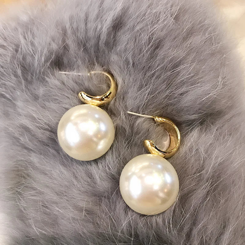 Boucle D'oreille Perle Blanche Ronde et Élégante