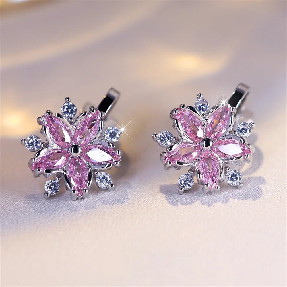 Boucle d'Oreille a Pince Femme Sakura en Clip sur fond blanc