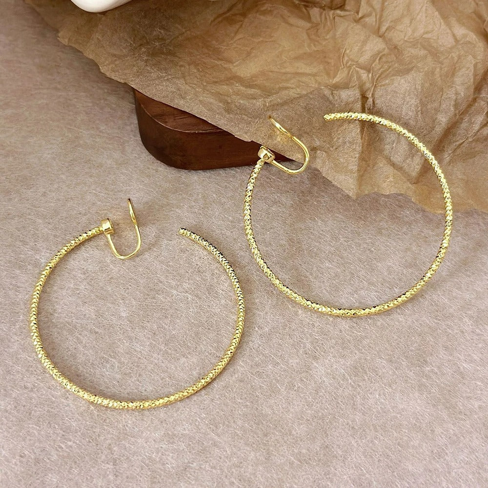 Boucles D'oreilles Clips Créoles Martelées Dorées