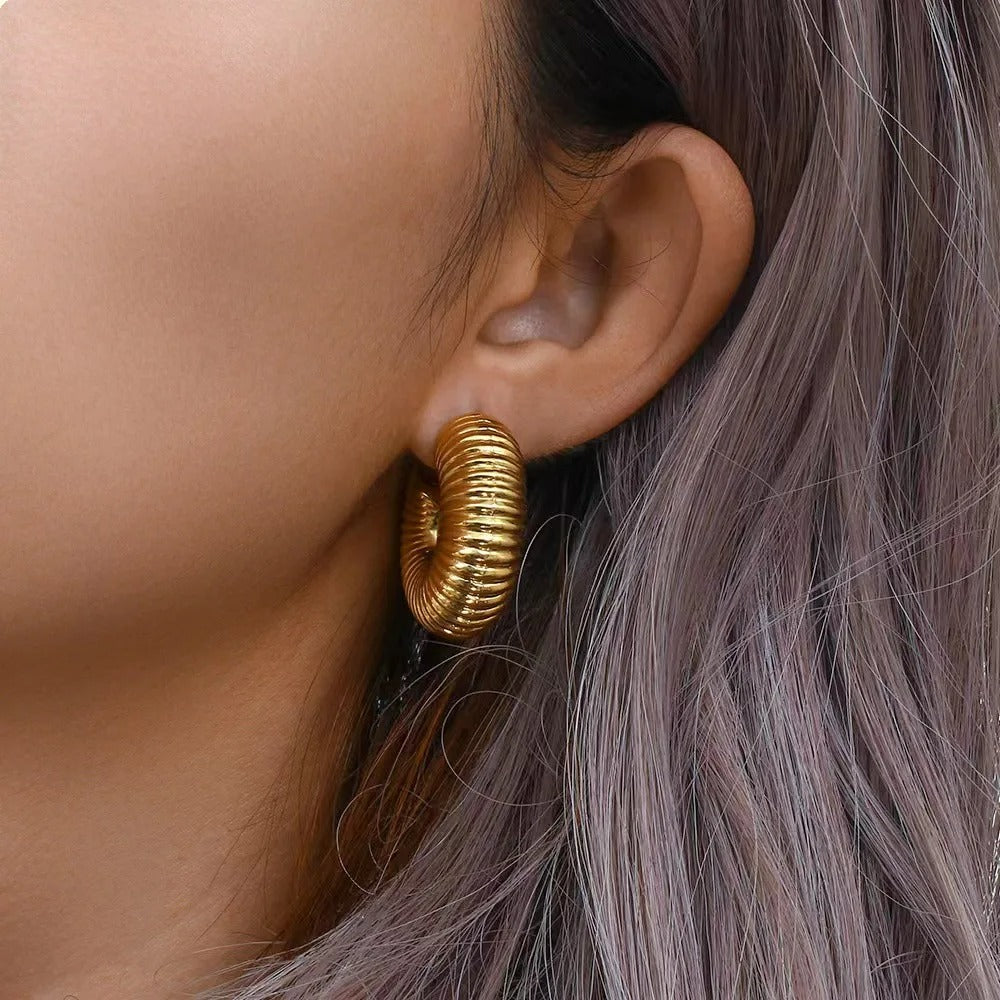 Boucles D'oreilles Clips Sculpturales Et Texturées
