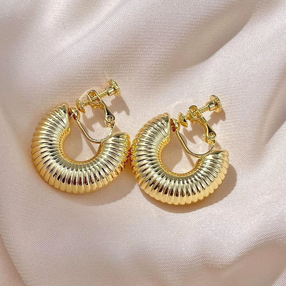 Boucles D'oreilles Clips Sculpturales Et Texturées